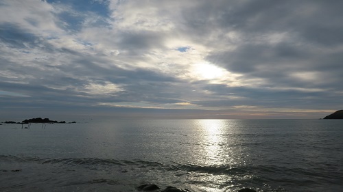 www.anglesey-hidden-gem.com - Church Bay - Silver Blue Sunset