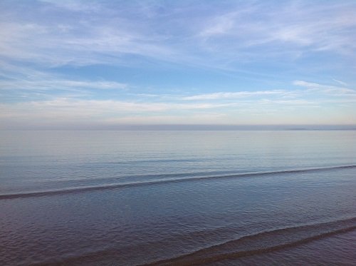 www.anglesey-hidden-gem.com - Anglesey Mystery Beach Strange Skies
