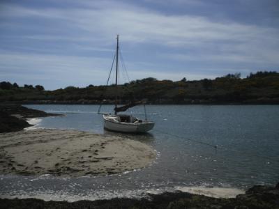 www.anglesey-hidden-gem.com -  Sailing Cymyran and Fourmile Bridge