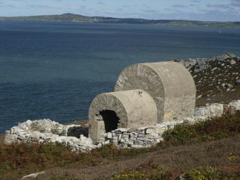 www.anglesey-hidden-gem.com - Holyhead Breakwater Park - Explosives Magazine