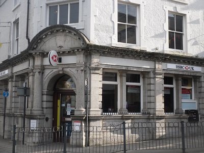 www.anglesey-hidden-gem.com - Llangefni HSBC Bank