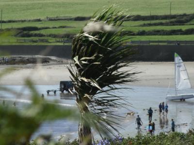 www.anglesey-hidden-gem.com - Rhoscolyn Beach